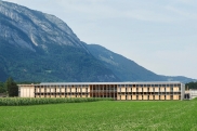 Aussenansicht Landwirtschaftsschule am Landwirschaftlichen Zentrum im Salez