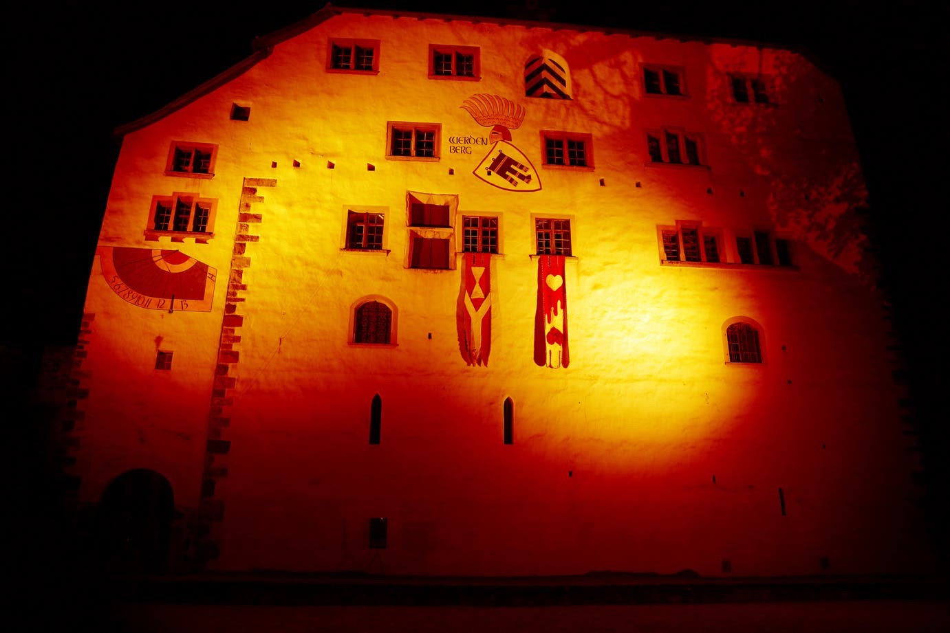 Schloss Sargans  Orange beleuchtet
