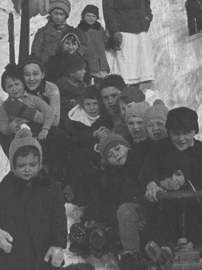 Kinder aus dem Kinderheim am Alvier, Oberschan, 1938. Bildquelle: StASG W 283/1-02724