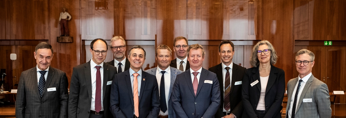 Abbildung Teilnehmende Pilottreffen Regierungskommission Bodensee