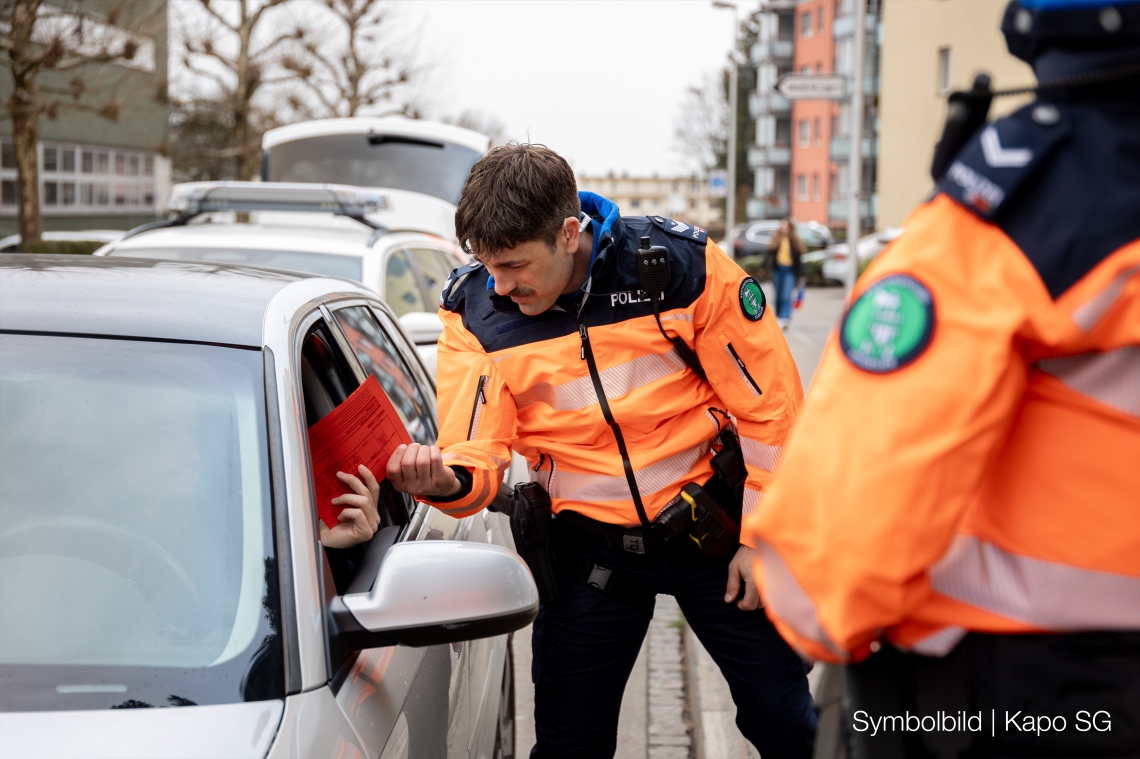 Symbolbild Verkehrskontrolle 